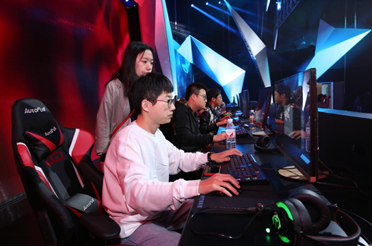 能够毫无犹 能够毫无犹