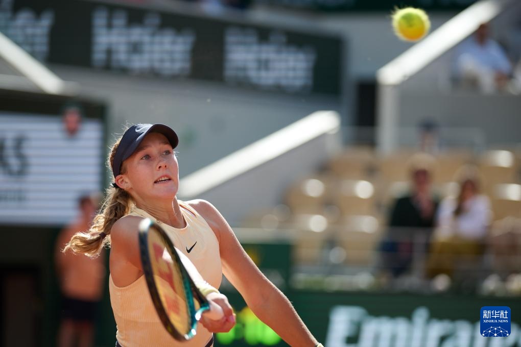 球跑动与传 球跑动与传