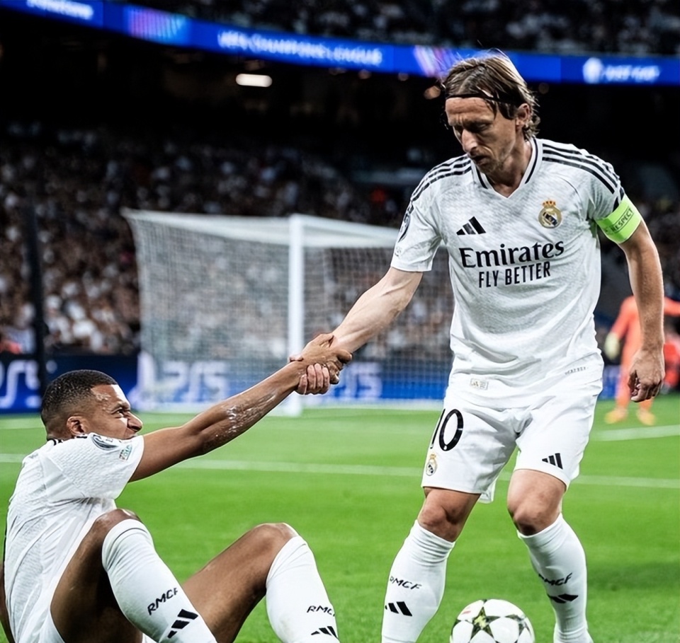 赖中卫持球 赖中卫持球