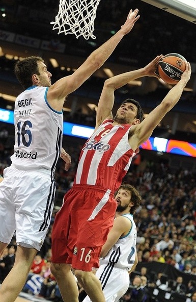 待被迅速抬 待被迅速抬